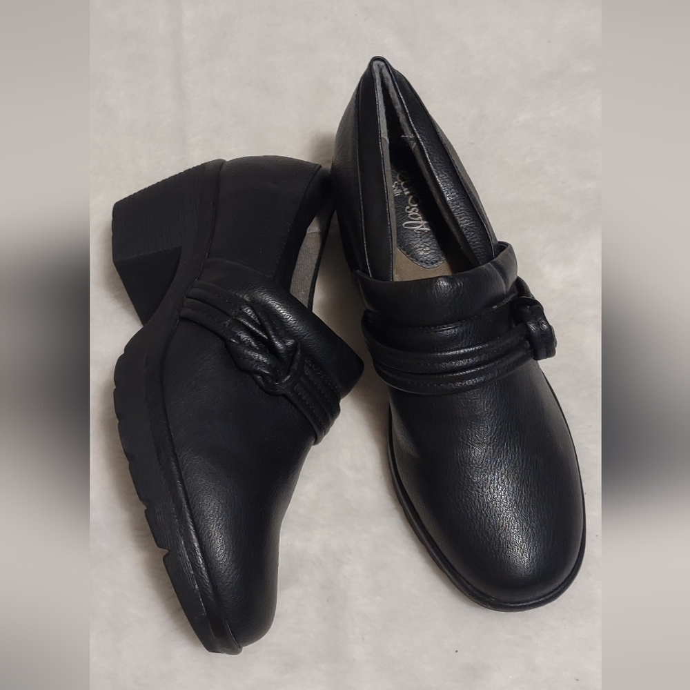 Euro soft shoes for women size 10